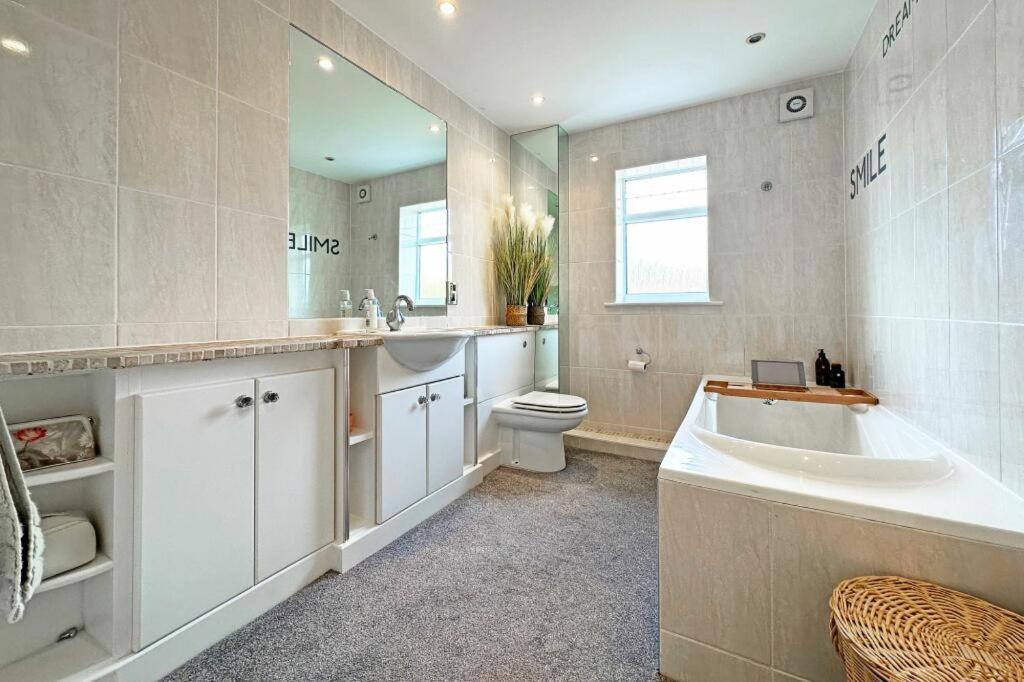 Bluebell House Home In Country Village. Nec/Stratford/Birmingham Solihull Ngoại thất bức ảnh